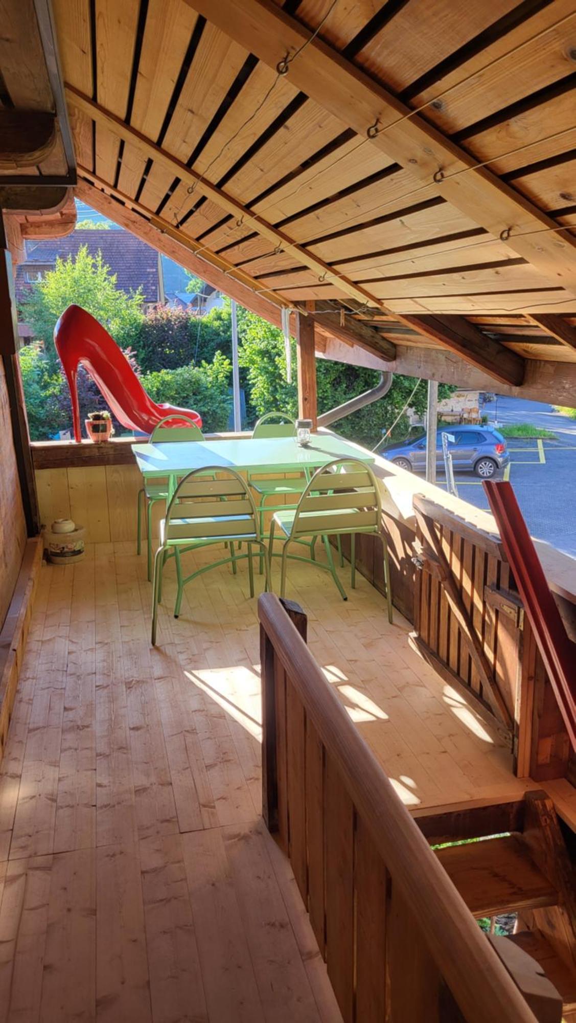 Auszeit Bed & Breakfast Wattenwil Exterior photo
